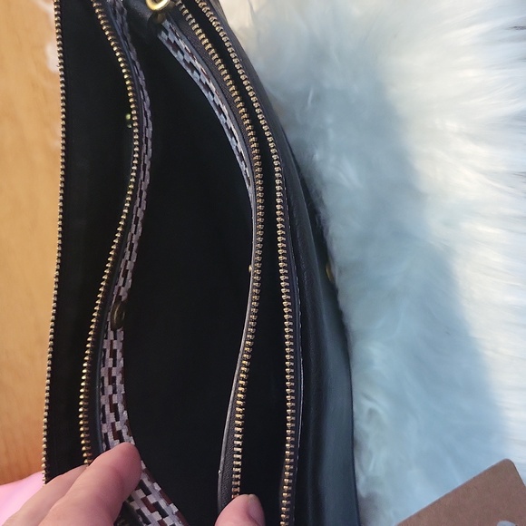 Fossil Cross Body - Picture 7 of 9